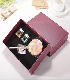 开启甜蜜生活，加盟欣果铺子零食店